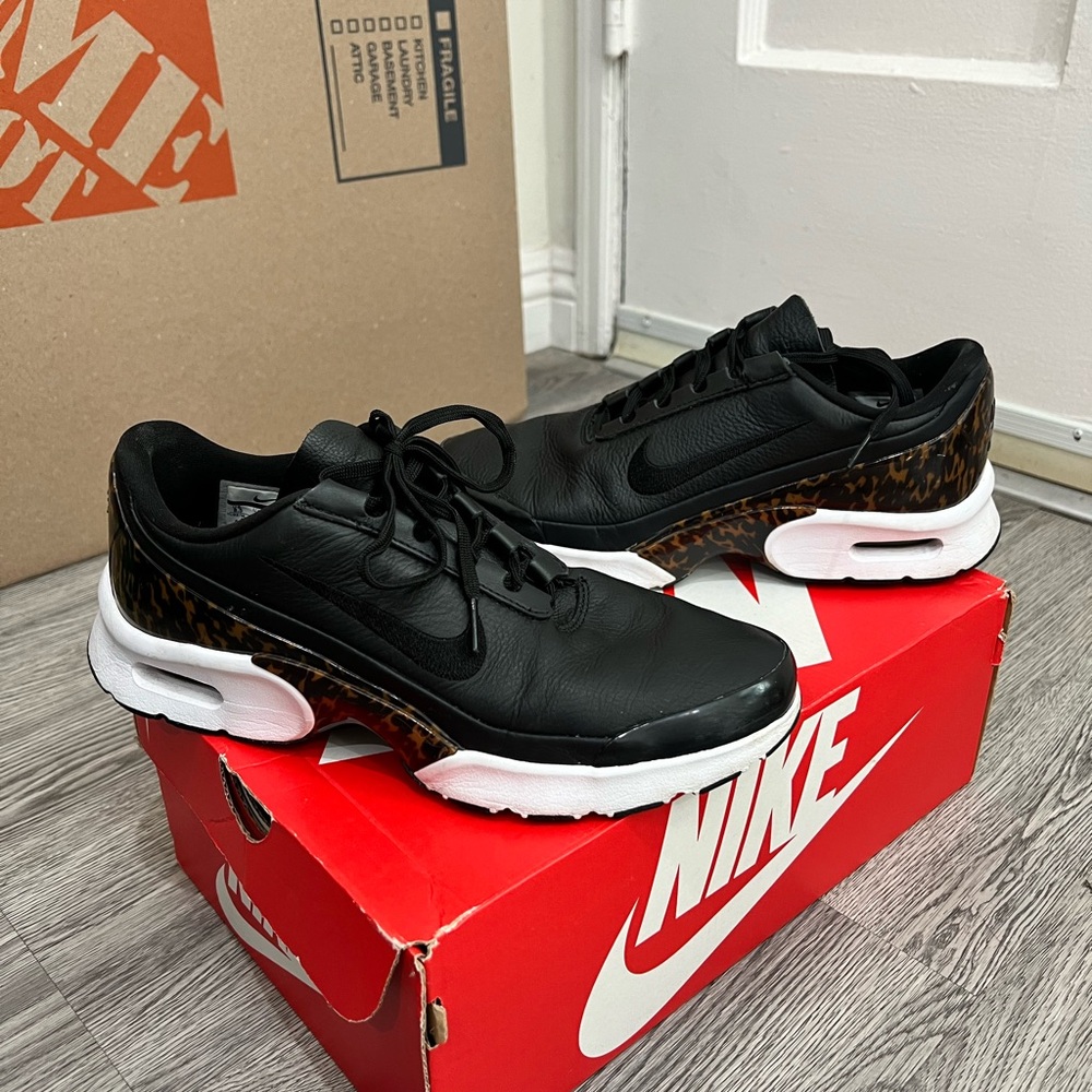 Nike Air Max Jewell LX Sneaker